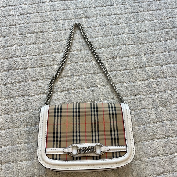 Burberry The 1983 Check Link Bag with Leather Trim - Picture 2 of 9